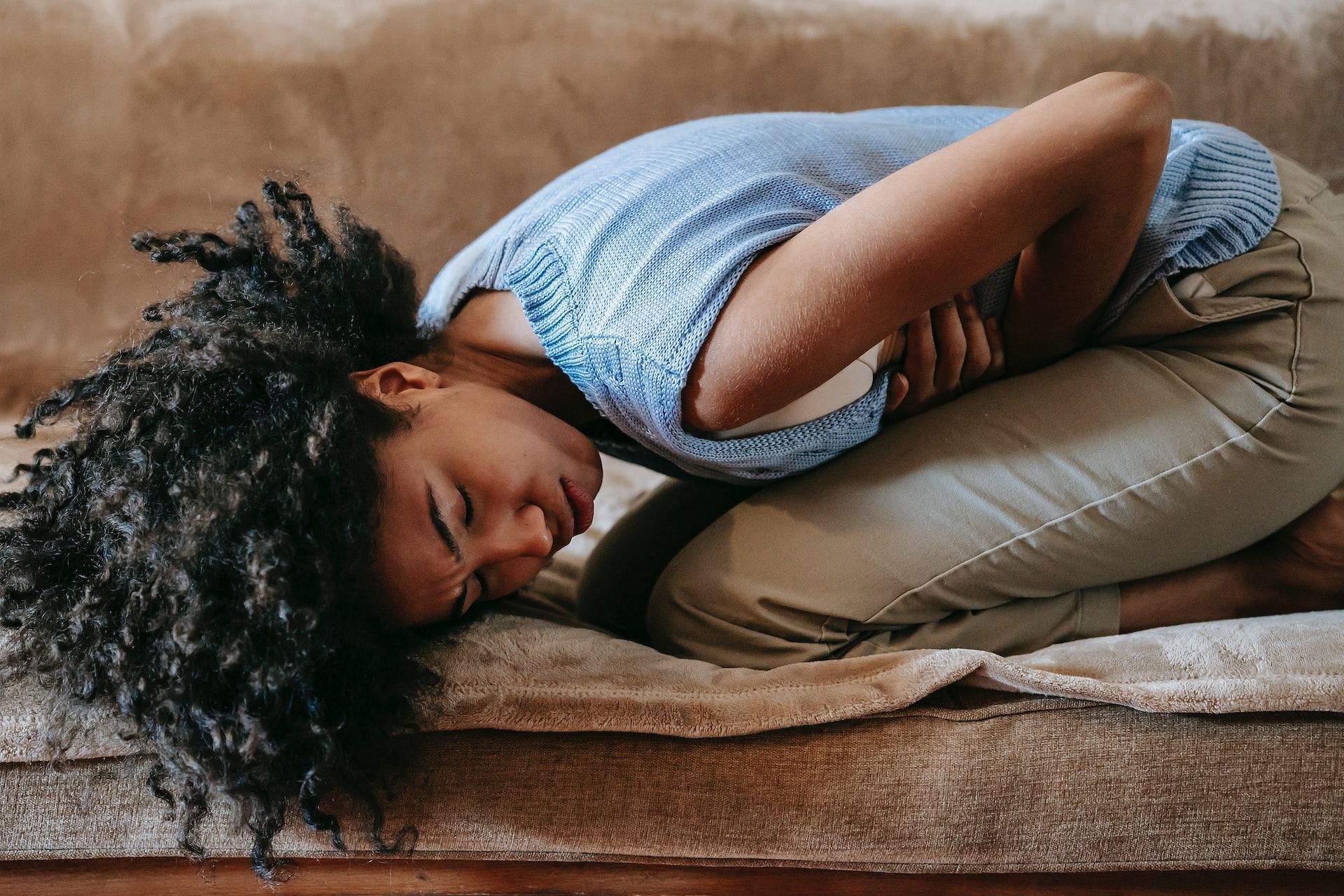 Leaking urine is a major sign of pelvic floor dysfunction. (Photo via Pexels/Sora Shimazaki)